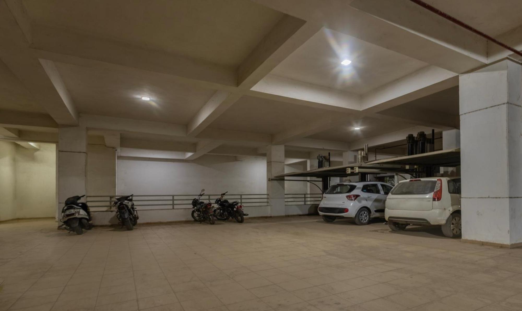 Отель Treebo Eden Park, Ahmedabad Batwa Экстерьер фото